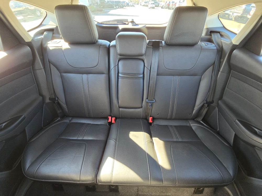 Thumbnail: 2012 Ford Focus - 20