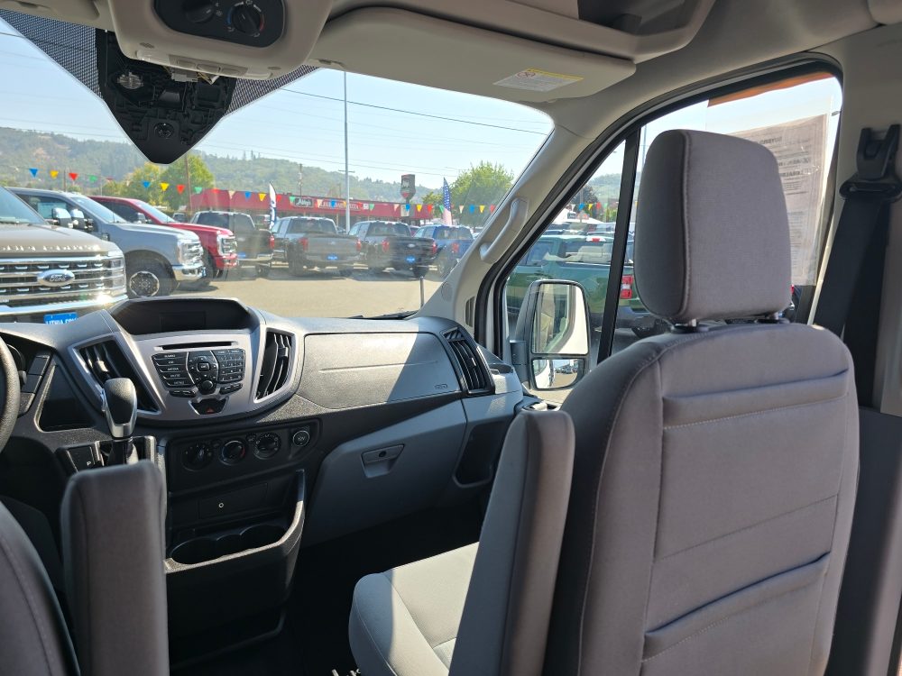 Thumbnail: 2018 Ford Transit Series - 9