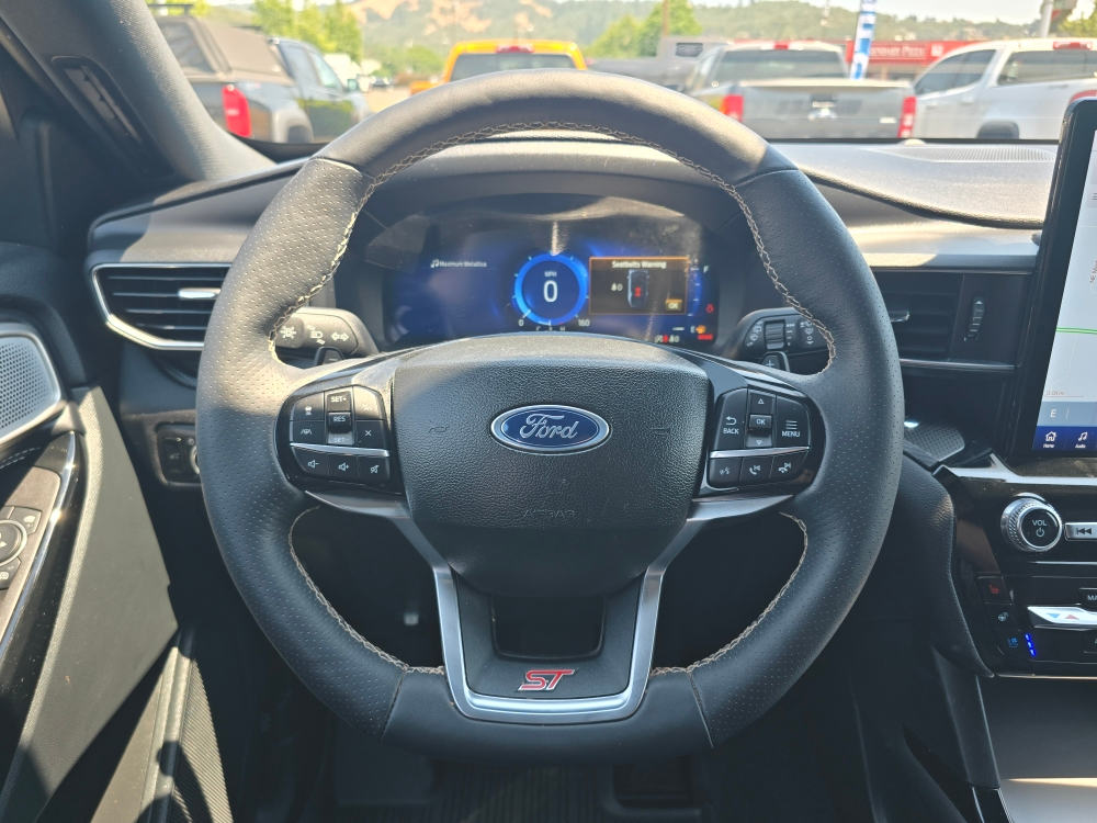 Thumbnail: 2023 Ford Explorer - 7