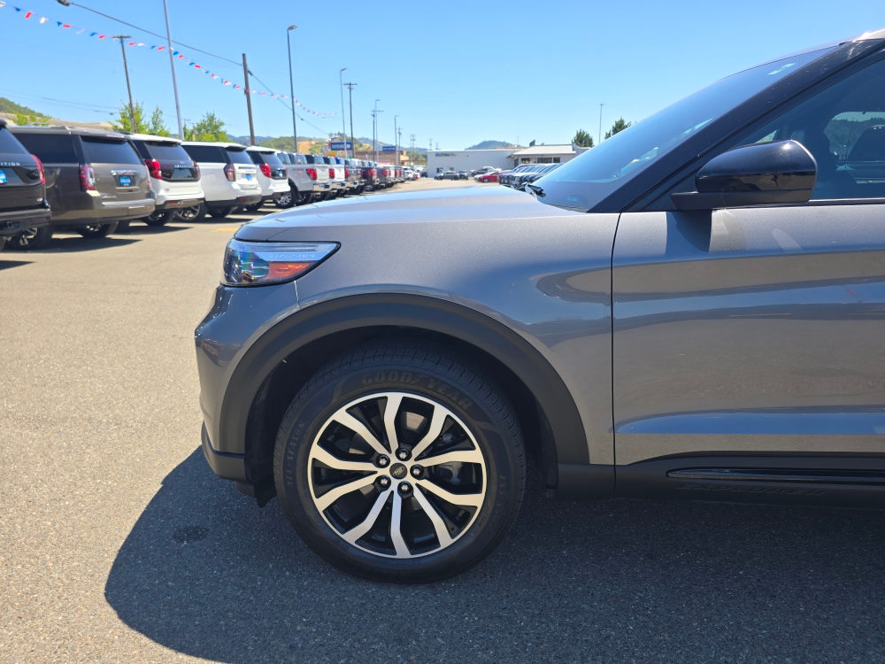 Thumbnail: 2022 Ford Explorer - 7