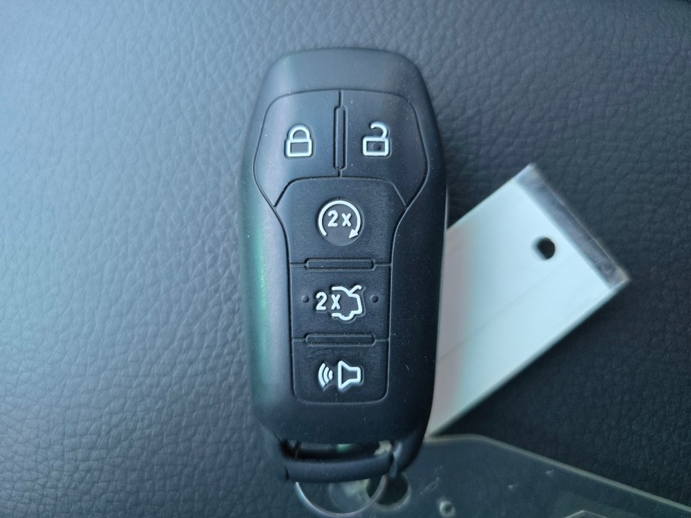 Thumbnail: 2016 Ford Explorer - 17