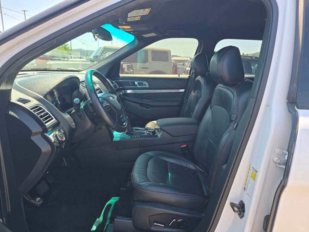 Thumbnail: 2016 Ford Explorer - 9