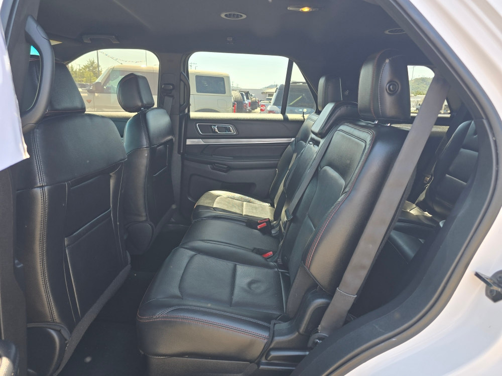 Thumbnail: 2016 Ford Explorer - 10
