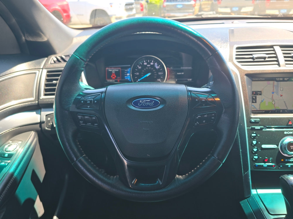 Thumbnail: 2016 Ford Explorer - 8