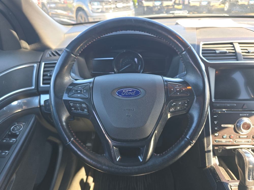 Thumbnail: 2017 Ford Explorer - 8