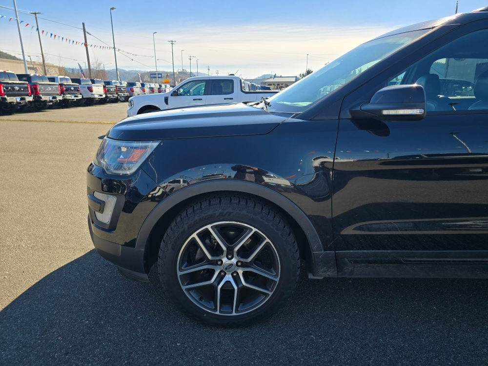 Thumbnail: 2017 Ford Explorer - 7