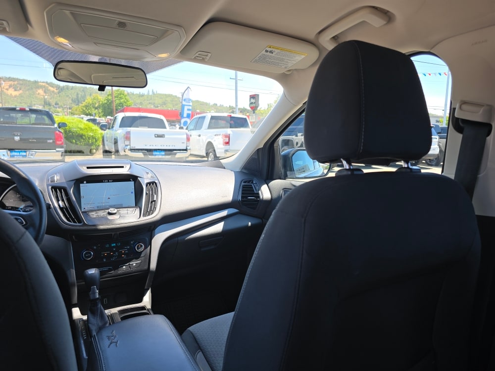Thumbnail: 2017 Ford Escape - 9