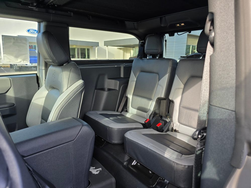 2024 Ford Bronco Black Diamond 12