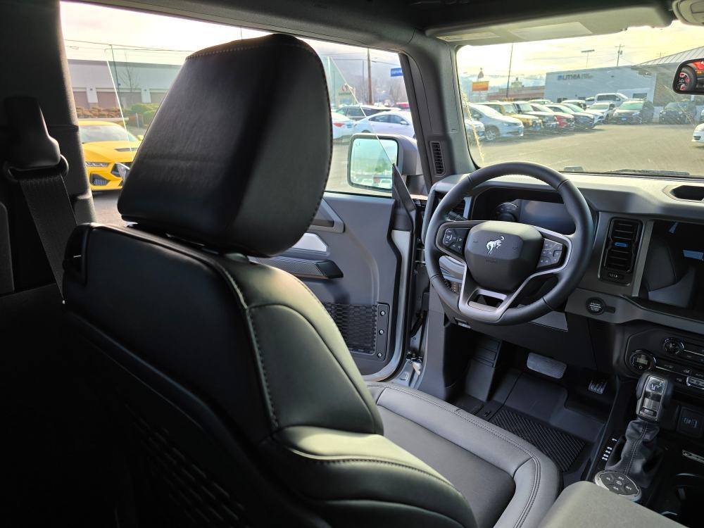 2024 Ford Bronco Black Diamond 3