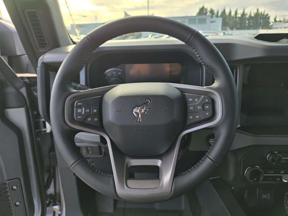 2024 Ford Bronco Black Diamond 9