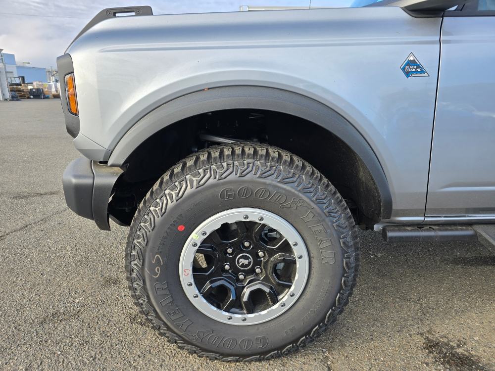 2024 Ford Bronco Black Diamond 8