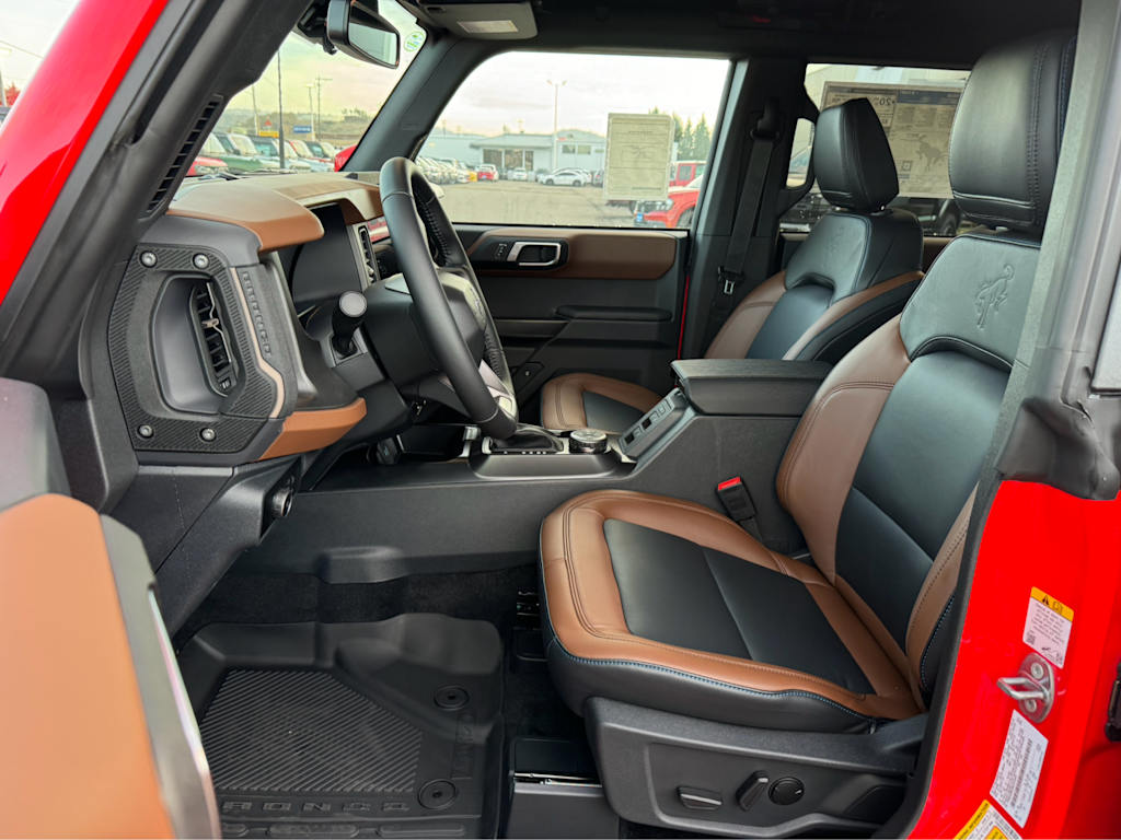 2024 Ford Bronco Outer Banks 10