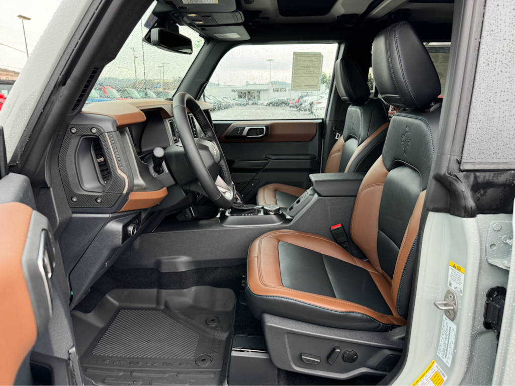 2024 Ford Bronco Outer Banks 10