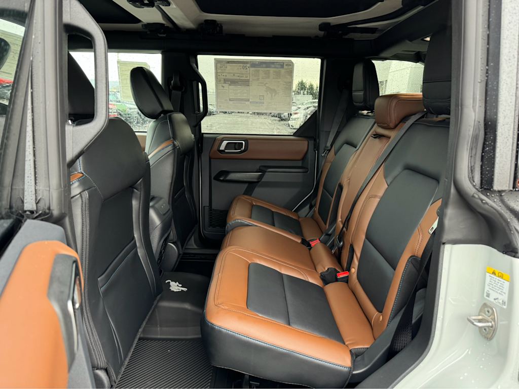 2024 Ford Bronco Outer Banks 12