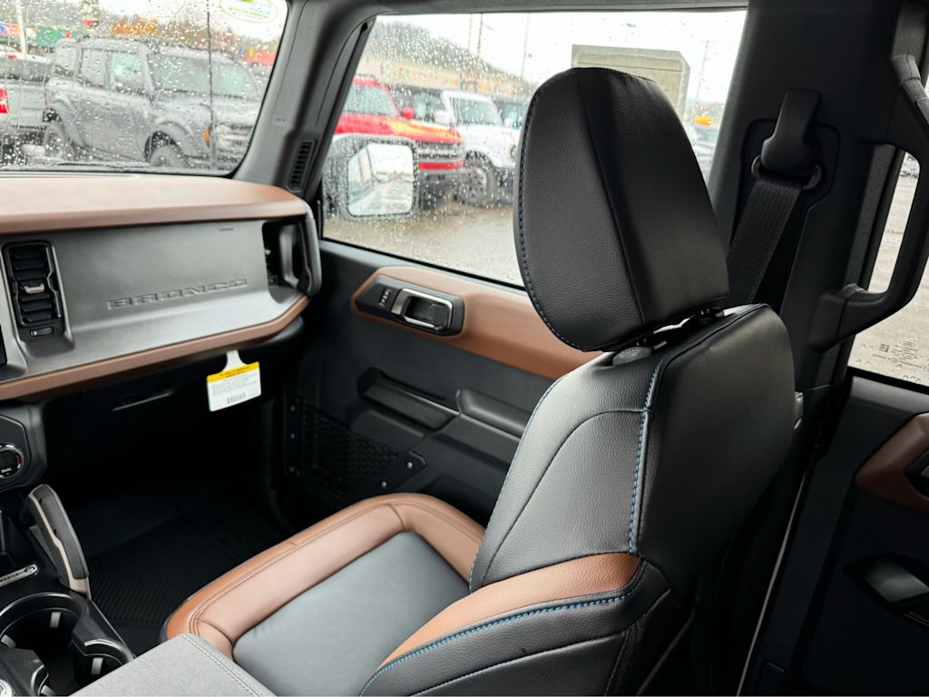 2024 Ford Bronco Outer Banks 11