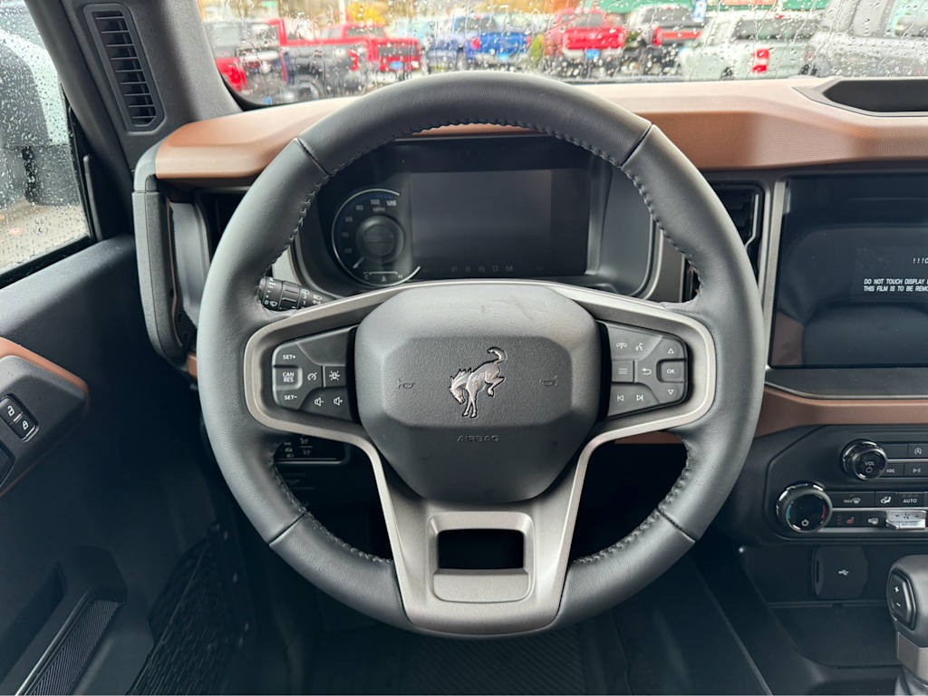 2024 Ford Bronco Outer Banks 9