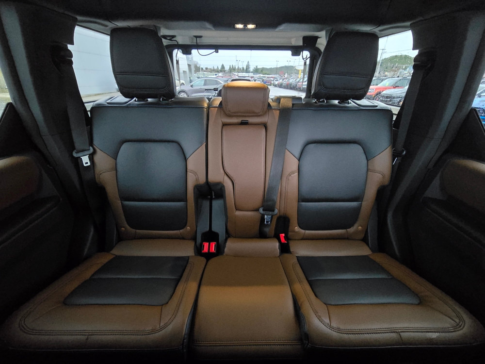 2024 Ford Bronco Outer Banks 21