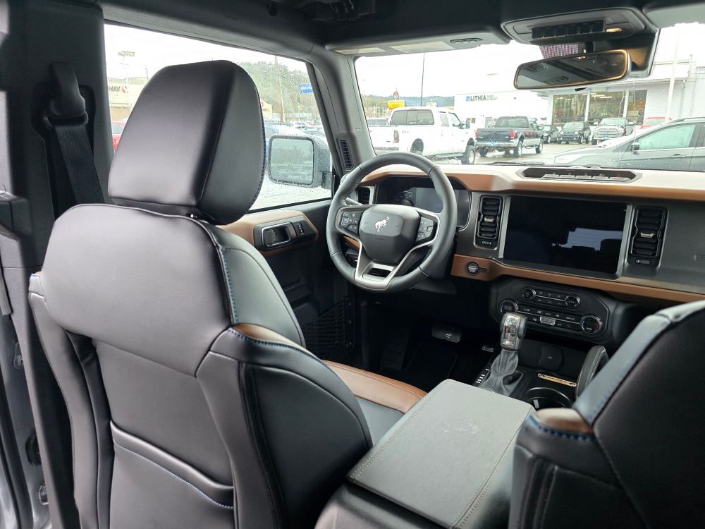 2024 Ford Bronco Outer Banks 3