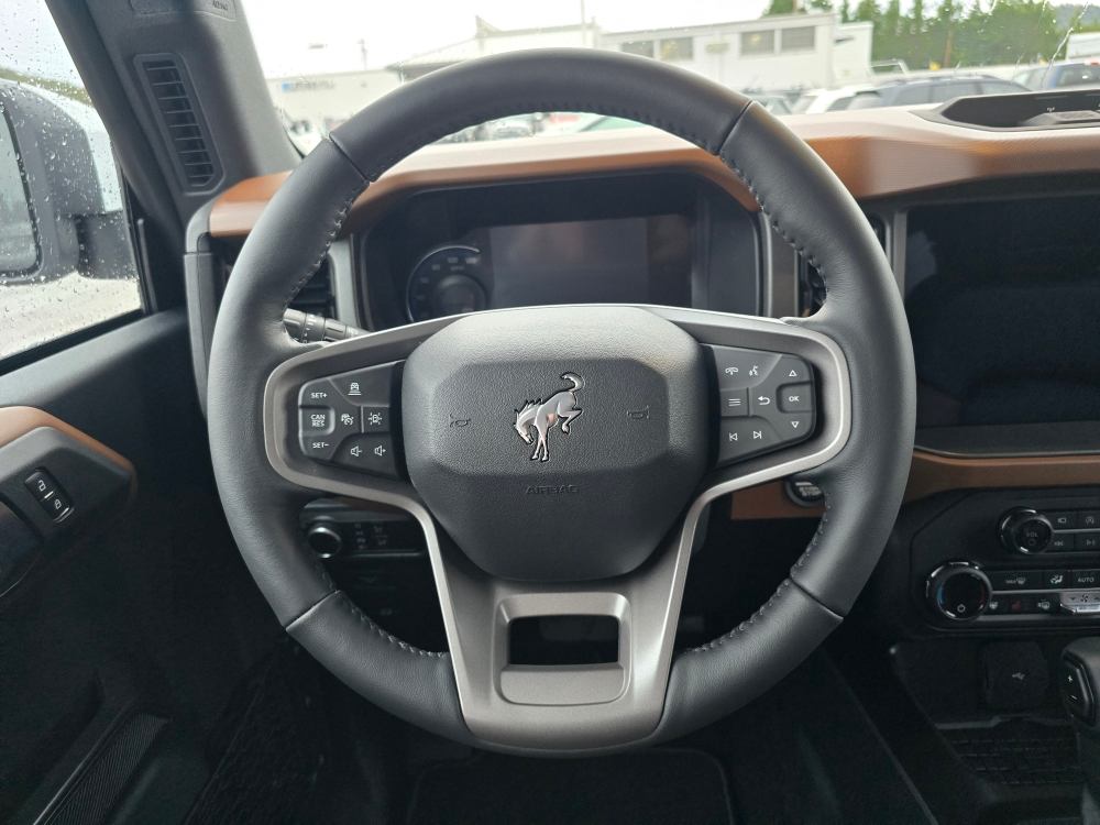 2024 Ford Bronco Outer Banks 9