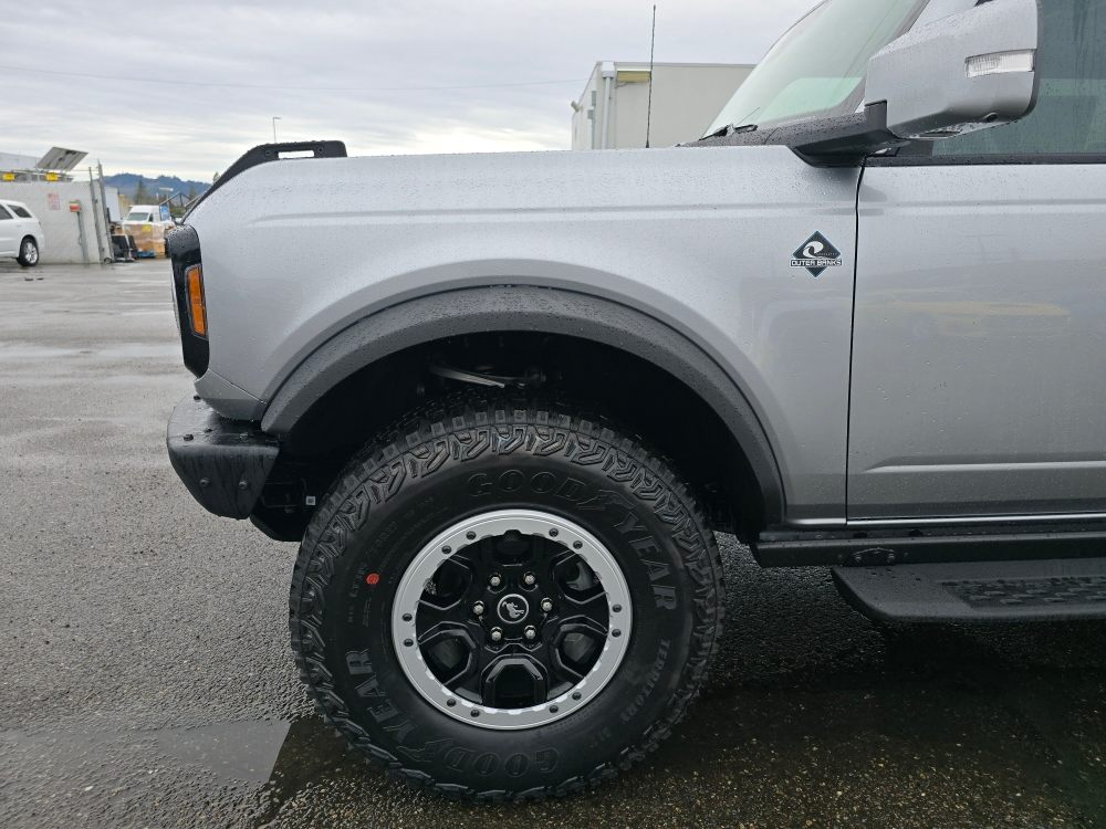 2024 Ford Bronco Outer Banks 8