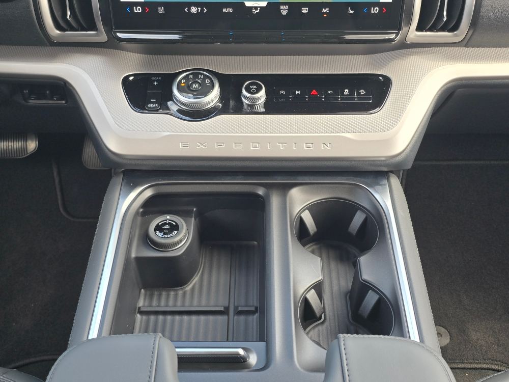 Thumbnail: 2027 Ford Expedition MAX - 13