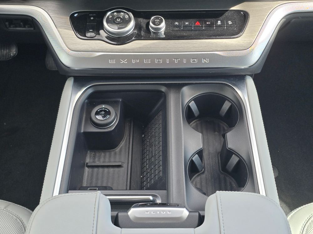 Thumbnail: 2025 Ford Expedition MAX - 12