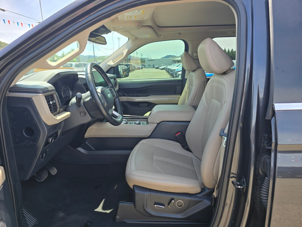 Thumbnail: 2024 Ford Expedition MAX - 8
