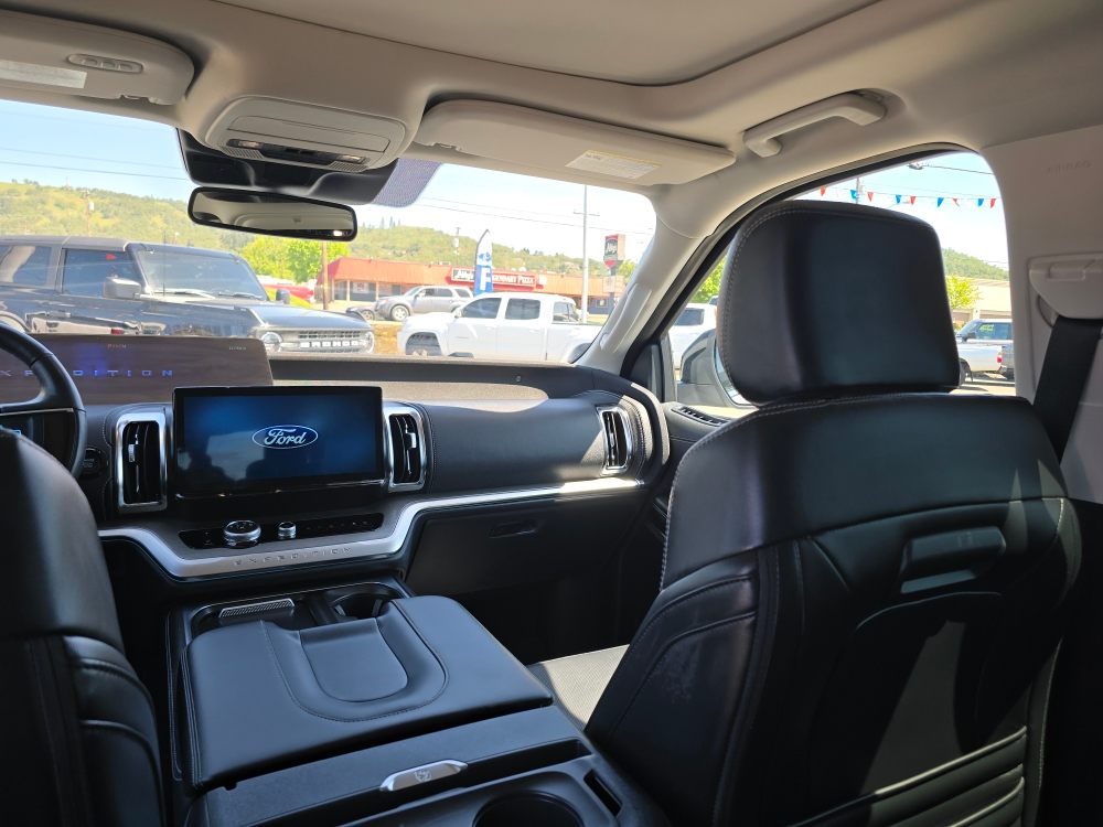 Thumbnail: 2025 Ford Expedition - 17