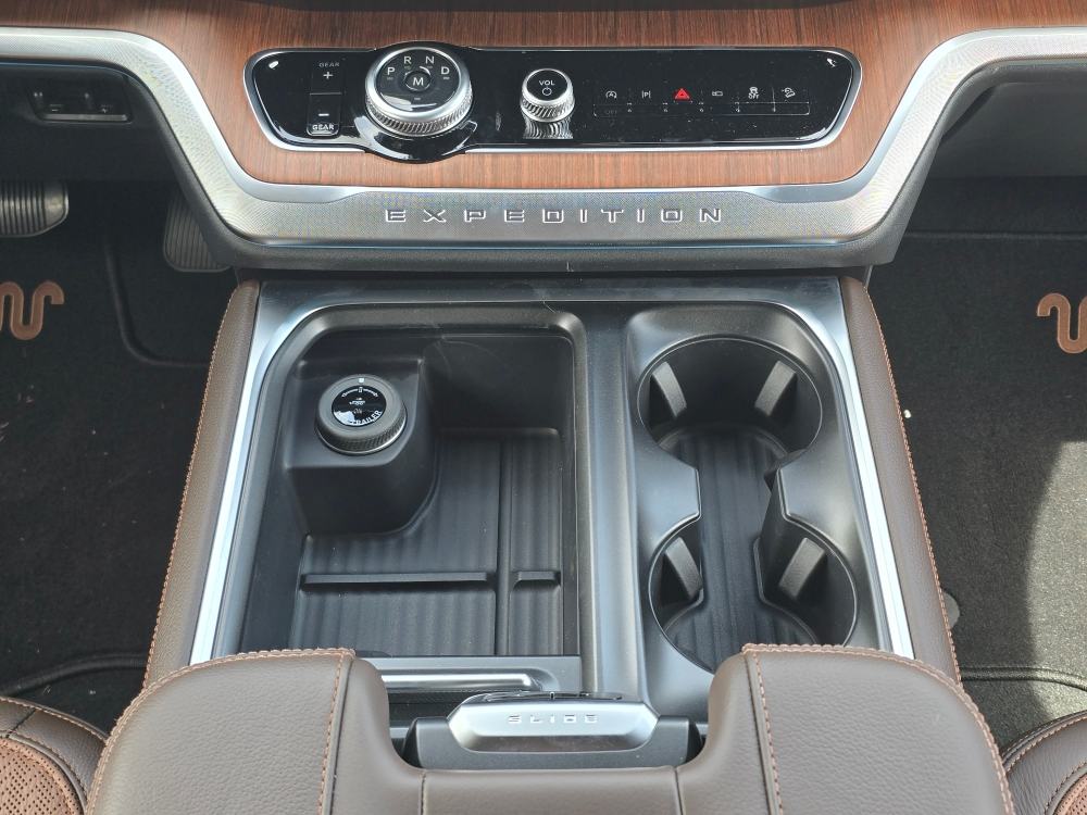 Thumbnail: 2026 Ford Expedition - 13