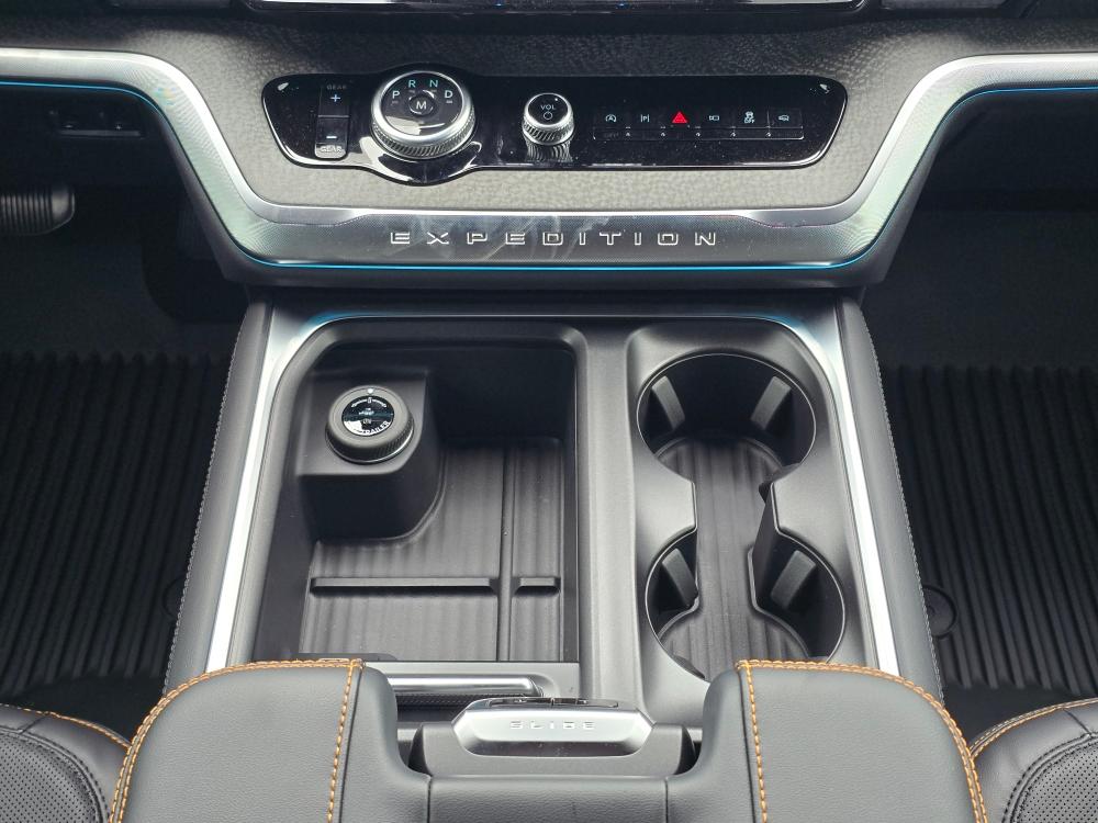 Thumbnail: 2026 Ford Expedition - 14