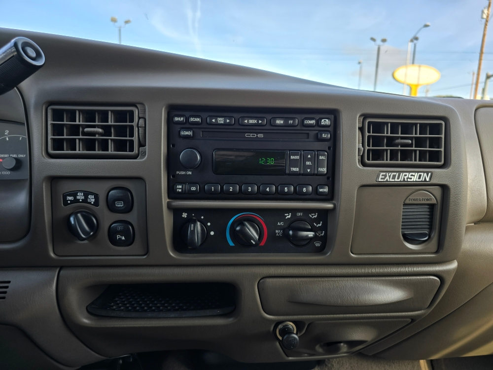 2001 Ford Excursion Limited 13