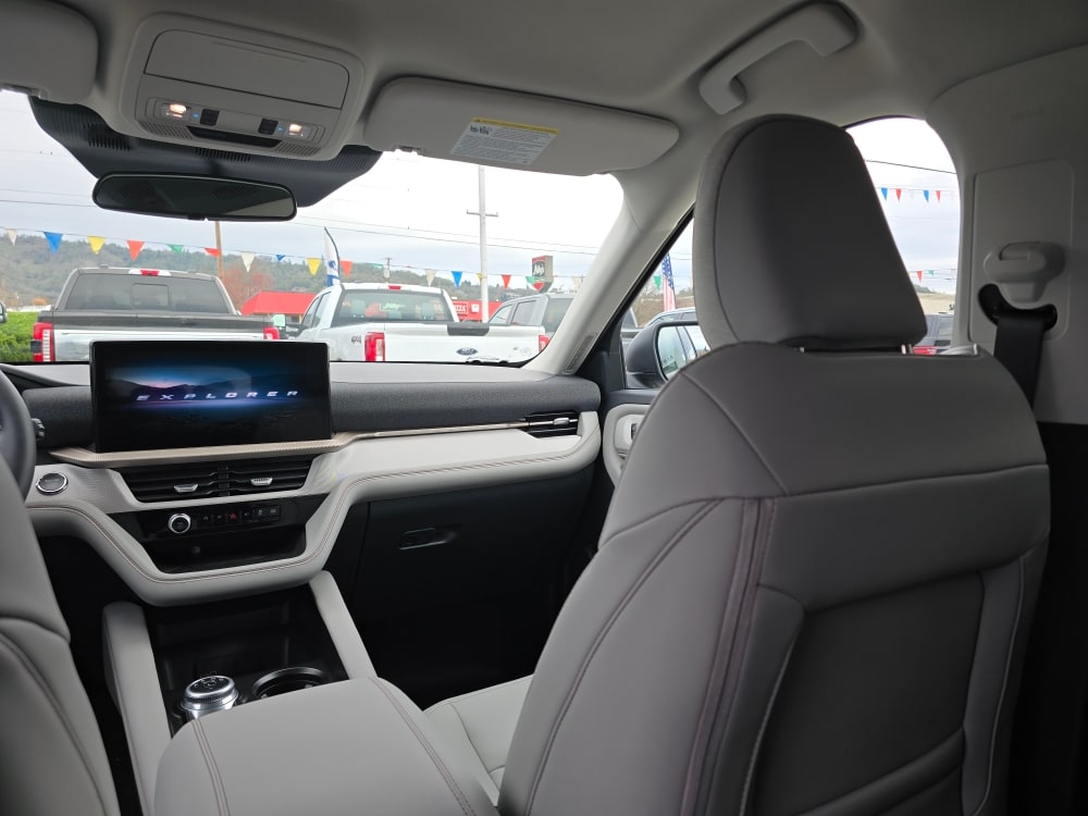 Thumbnail: 2026 Ford Explorer - 9