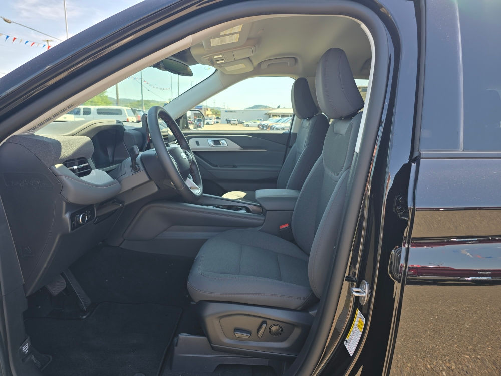 Thumbnail: 2026 Ford Explorer - 8