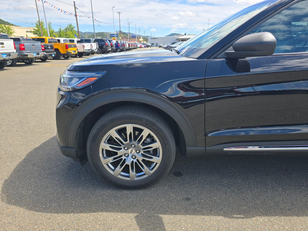 Thumbnail: 2025 Ford Explorer - 5