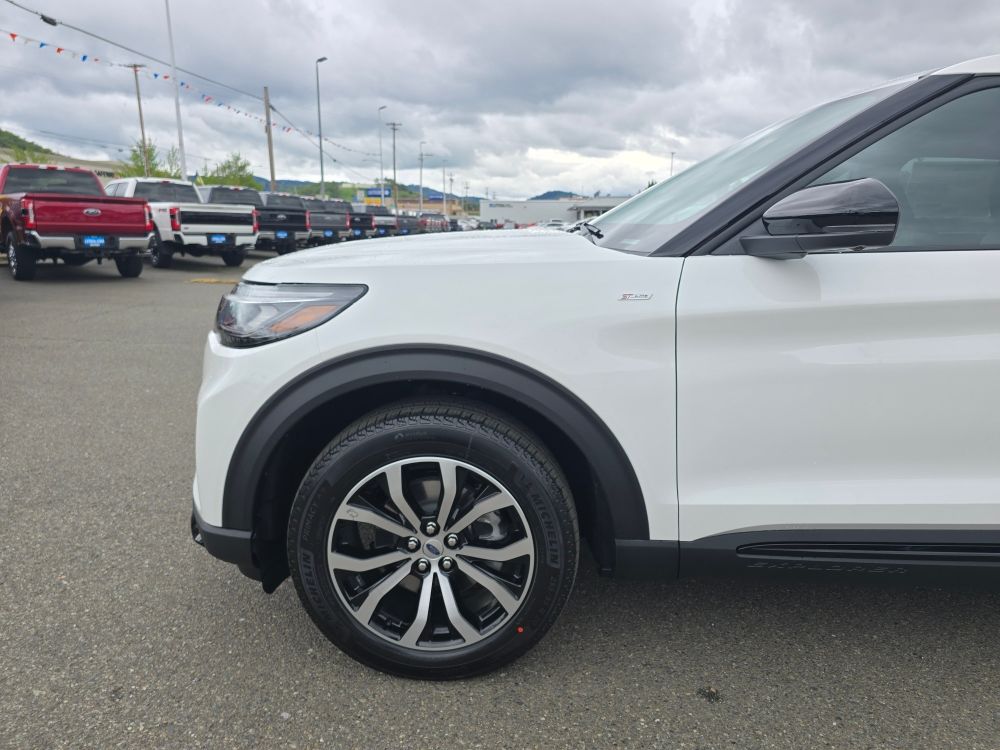 Thumbnail: 2026 Ford Explorer - 7