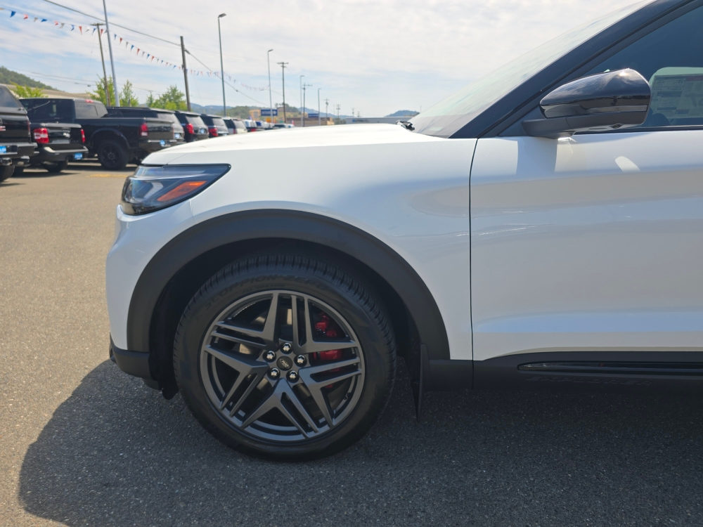 Thumbnail: 2026 Ford Explorer - 7