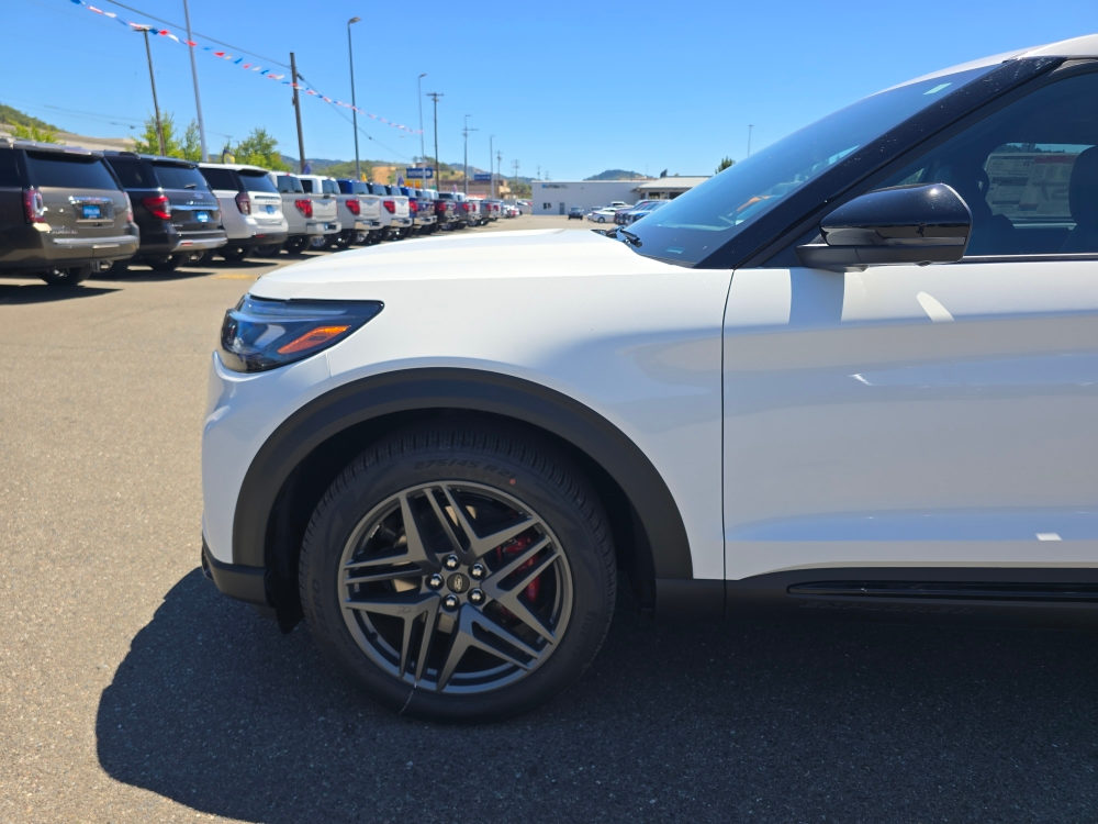 Thumbnail: 2026 Ford Explorer - 7