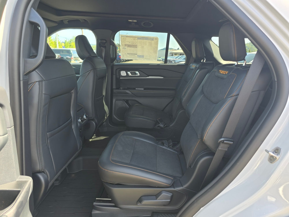 Thumbnail: 2026 Ford Explorer - 10