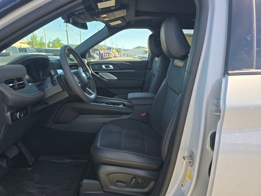 Thumbnail: 2026 Ford Explorer - 8