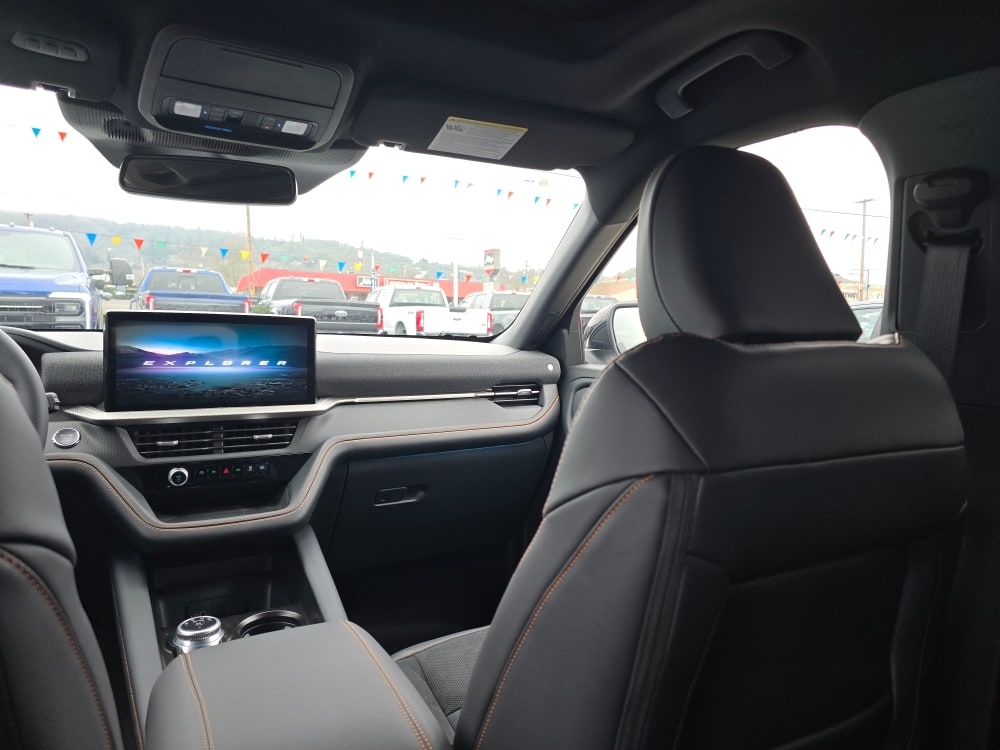 Thumbnail: 2026 Ford Explorer - 9