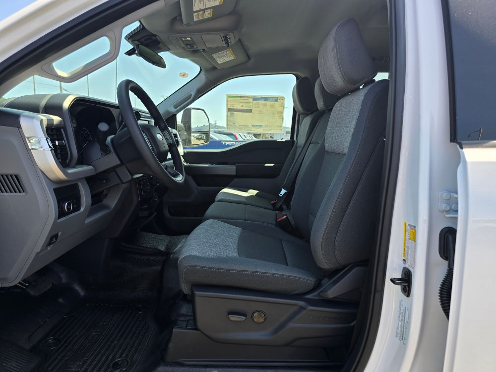 Thumbnail: 2025 Ford F-350 - 9