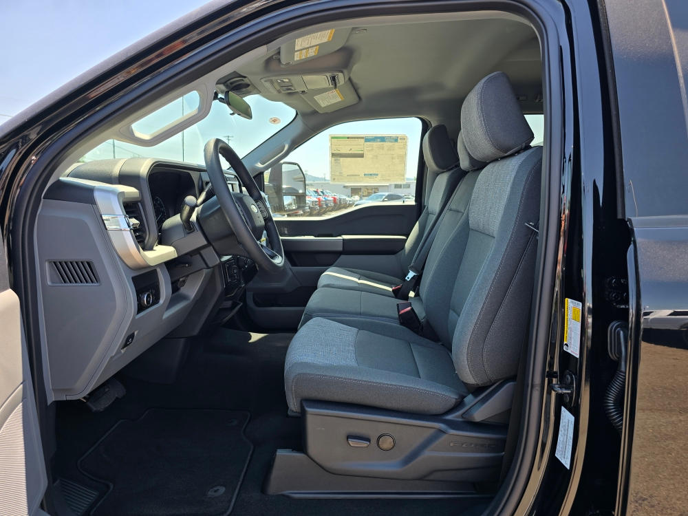 Thumbnail: 2025 Ford F-350 - 9