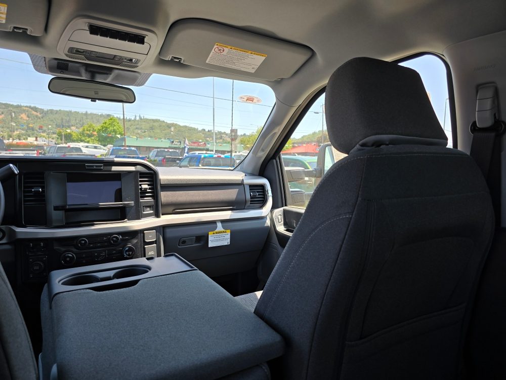 Thumbnail: 2025 Ford F-350 - 21