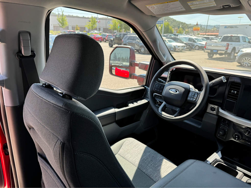 2024 Ford F-350 XLT 2