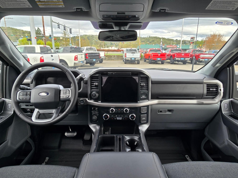 2025 Ford F-150 XLT 8