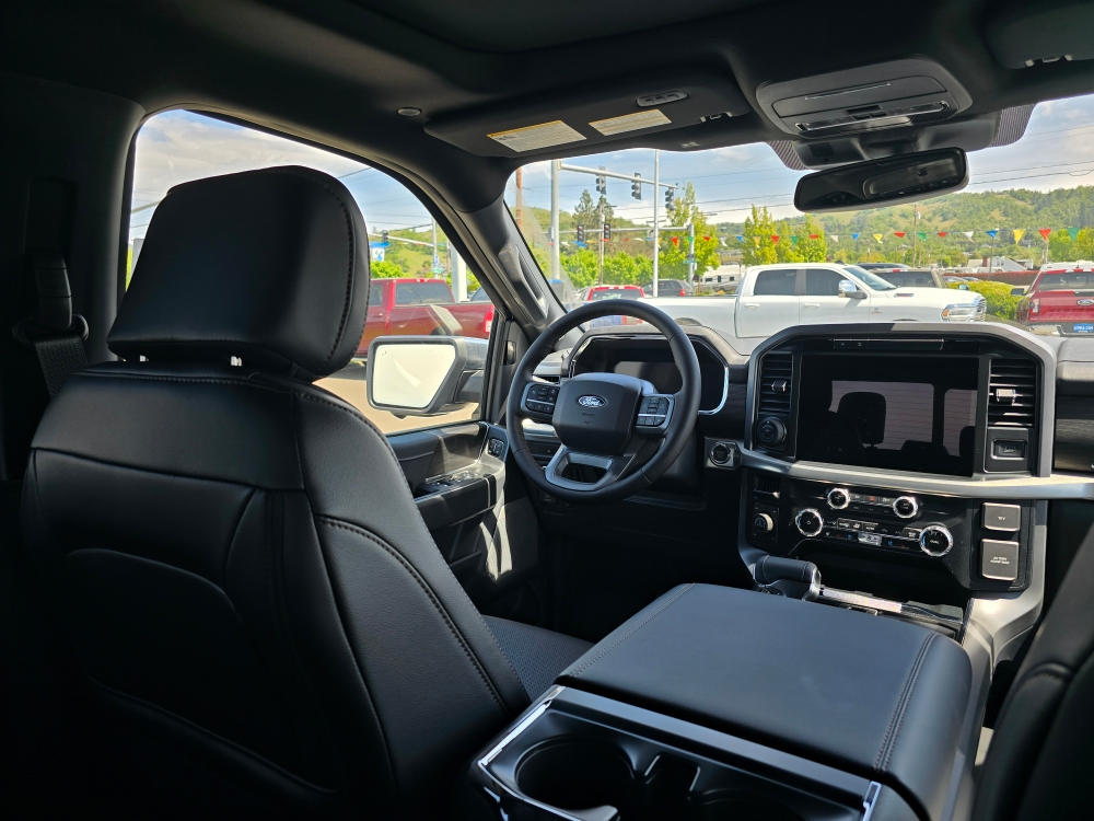 2025 Ford F-150 Lariat 2