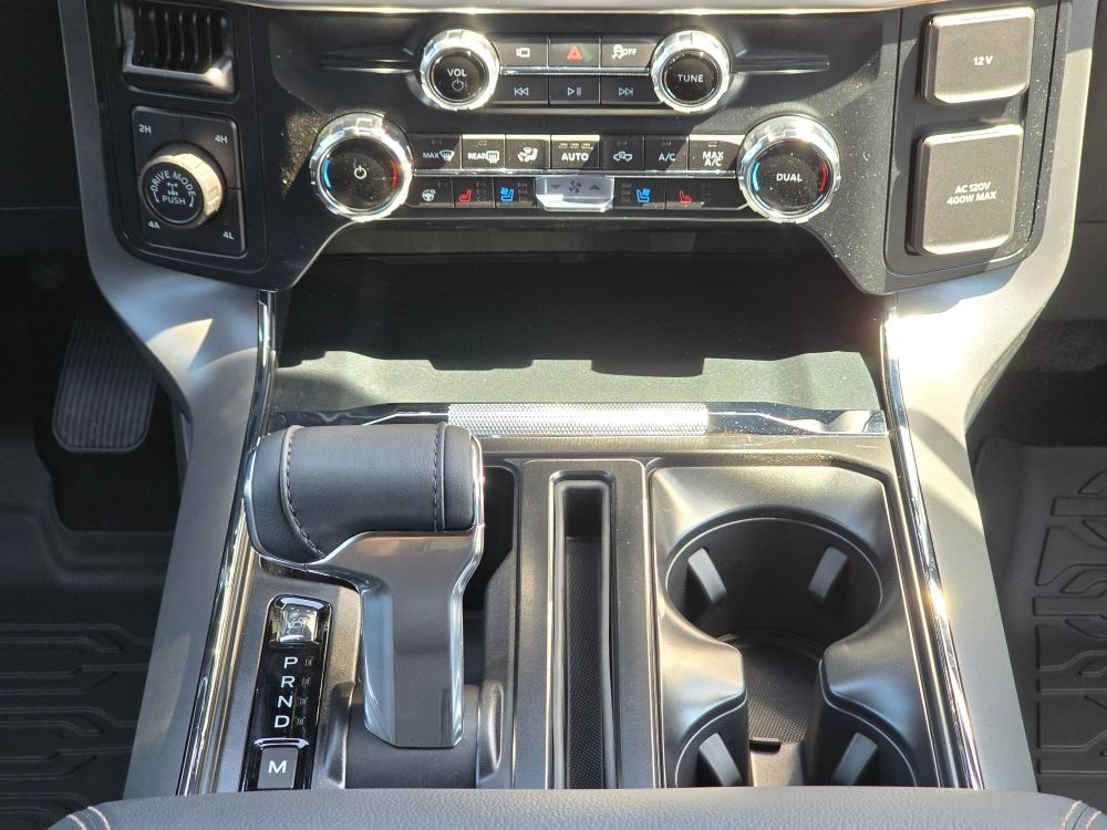 2025 Ford F-150 Lariat 13