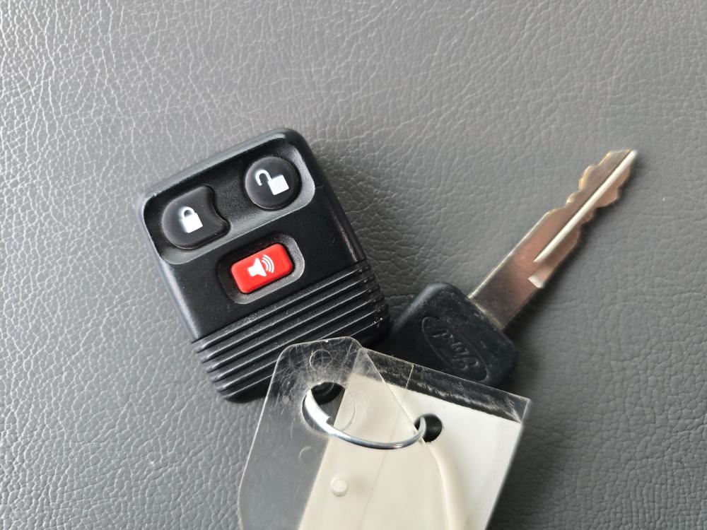 Thumbnail: 2004 Ford F-350 - 16