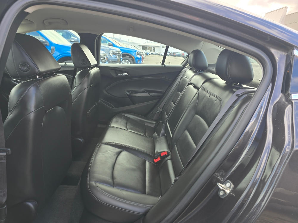 Thumbnail: 2017 Chevrolet Cruze - 9