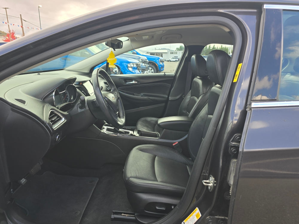 Thumbnail: 2017 Chevrolet Cruze - 8